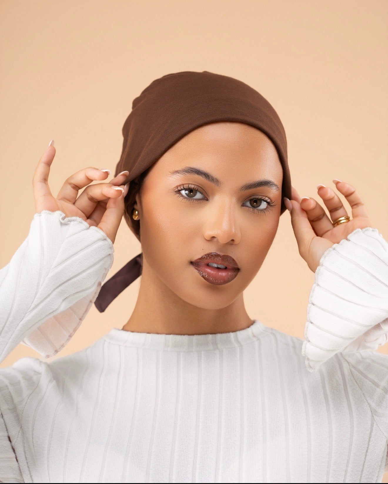 Bonnet satin Café