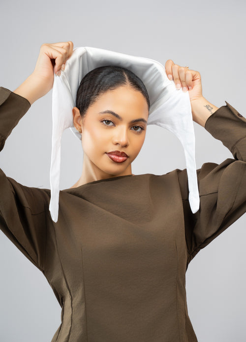 Bonnet satin Blanc